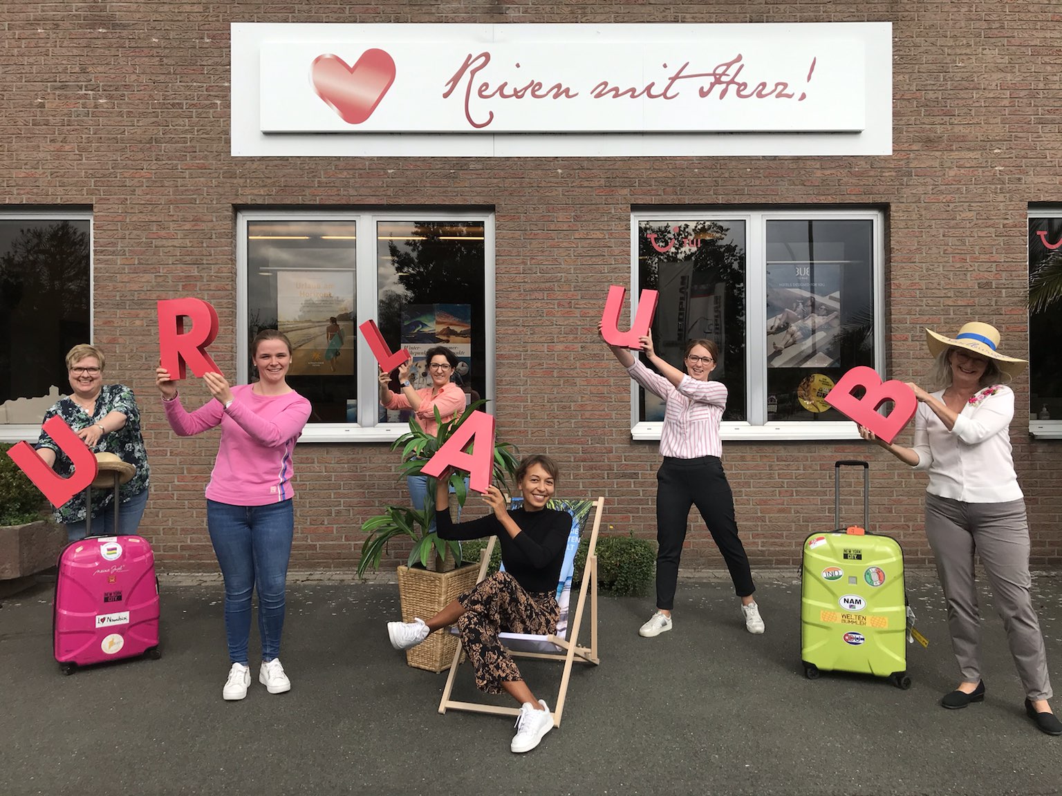 &Ouml;ffnungszeiten | Reiseb&uuml;ro & Omnibusverkehr Fritz Sieckendiek GmbH & CO. KG